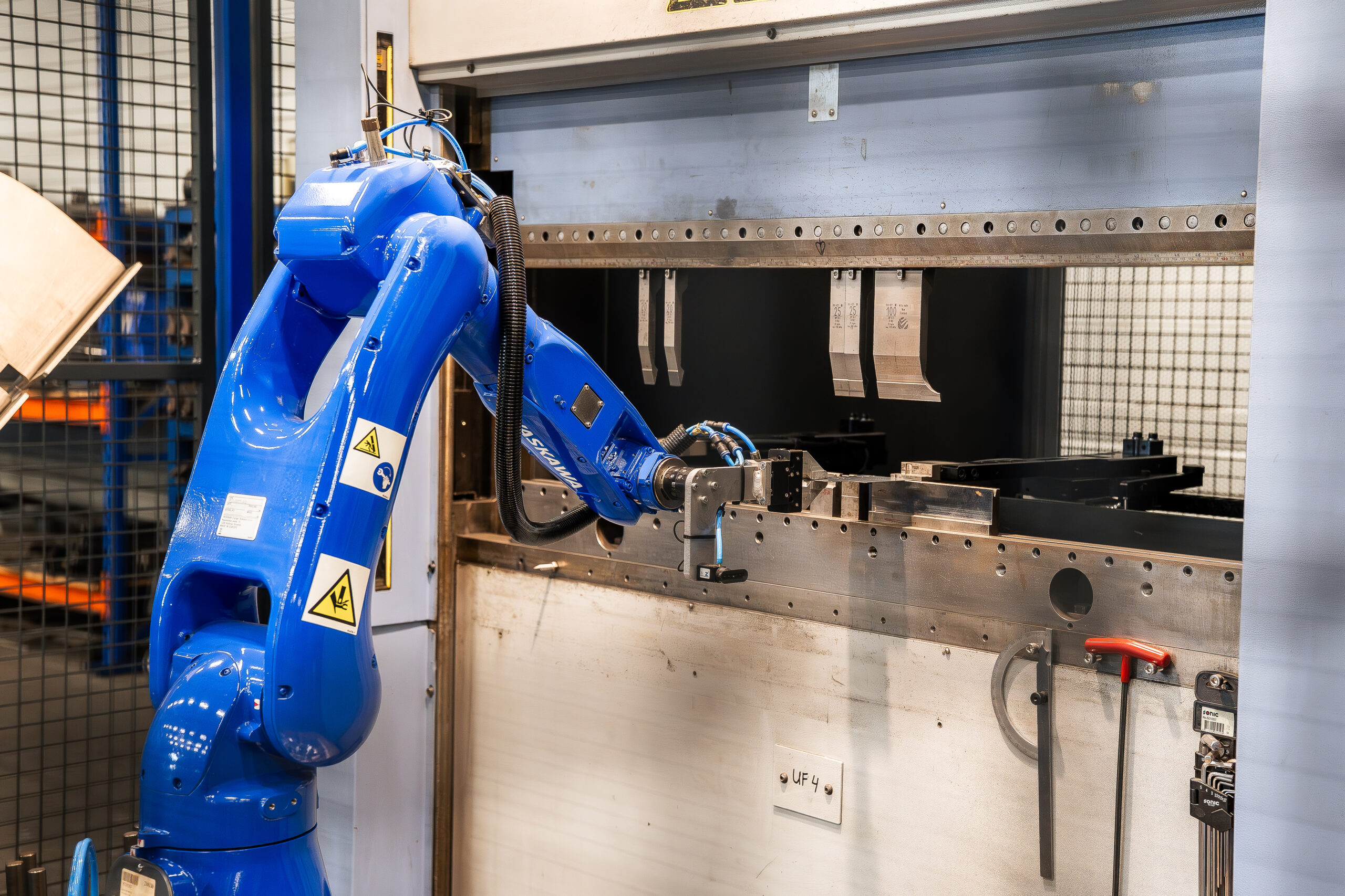 Kantbank met robot